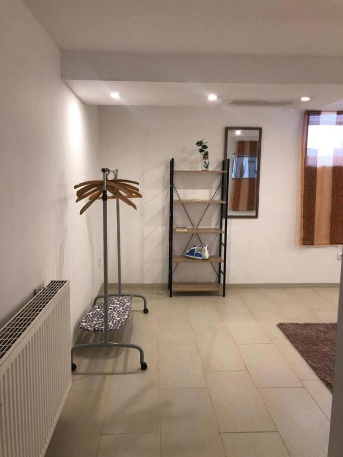 Bescheidene Untergeschoss Wohnung In Guter Lage. Kolonia Zewnętrze zdjęcie